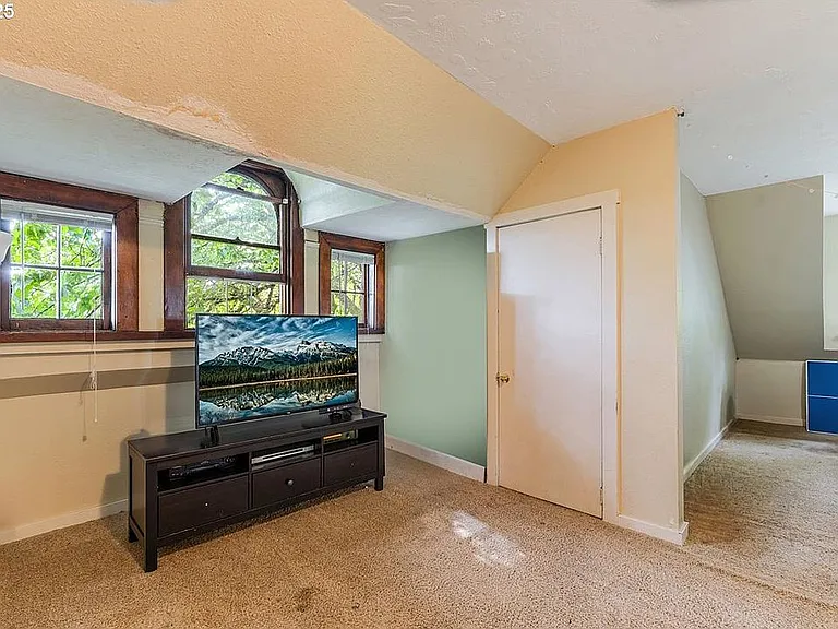 3425 S Corbett Ave — Photo 27