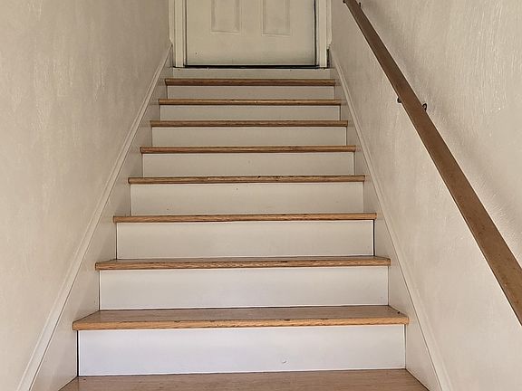 4th image of 308 Christa Dr APT A