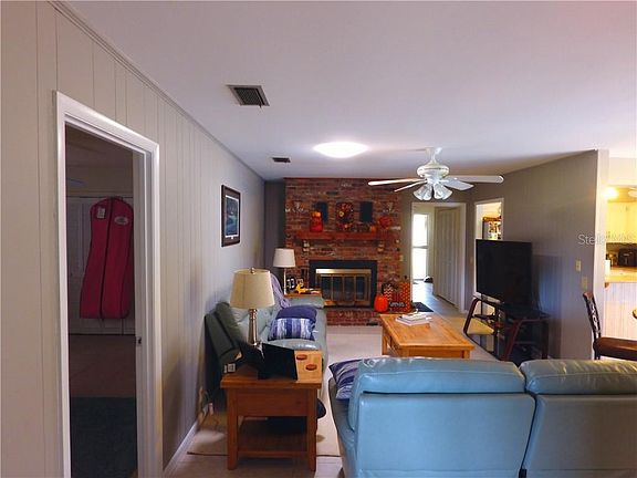 5th image of 12 Cypress Green Ct