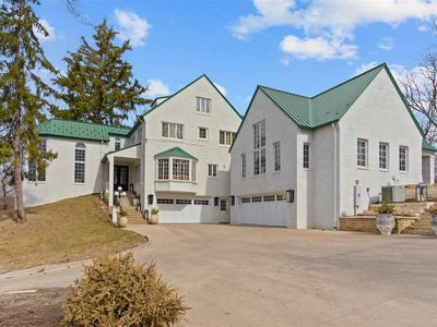 1100 N Dubuque St, Iowa City, IA, 52245