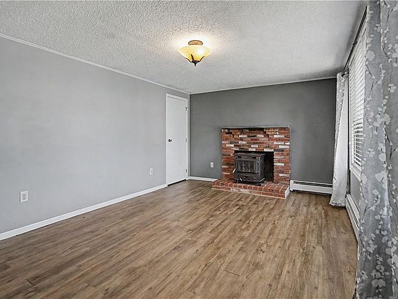 3rd image of 118 Duchess Rd