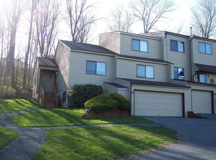 17 Butternut Ct, Highland Mills, NY 10930