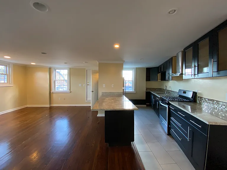75 Whitney Ave #4A — Photo 3