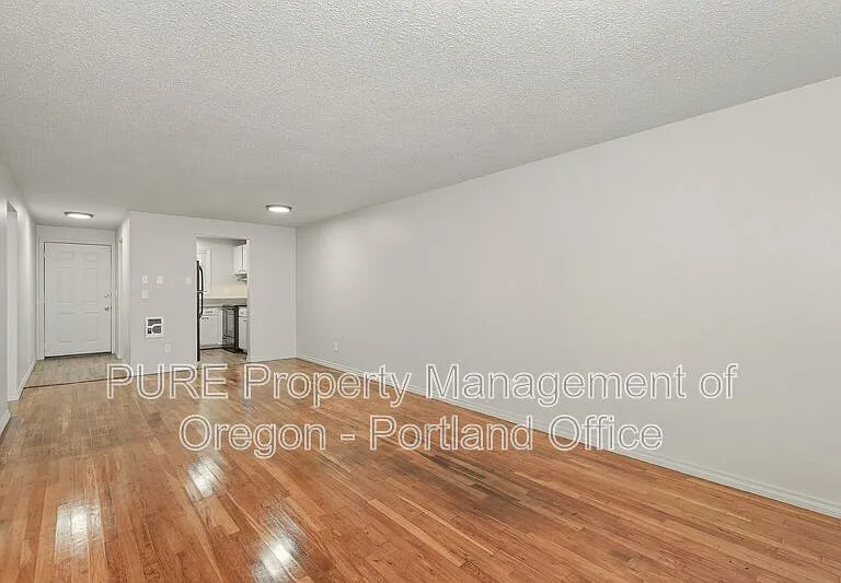 18411 E Burnside St #105 — Photo 8