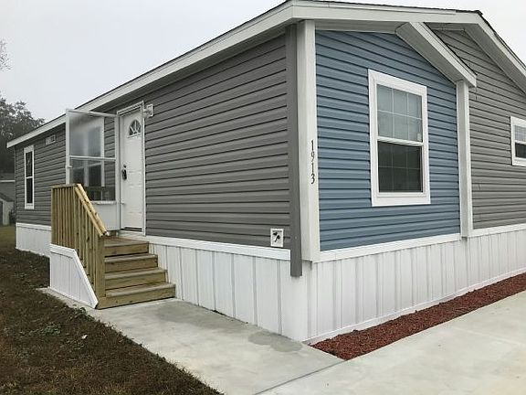 2nd image of 1913 Scranton Ave #186