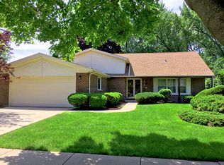 1609 E Waverly Dr, Arlington Heights, IL 60004
