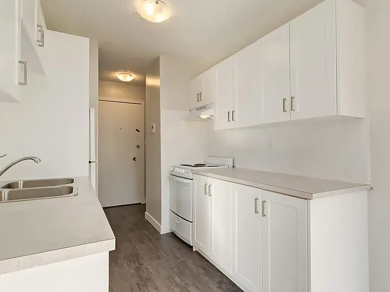 33 Grand Dr — Photo 4