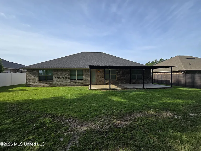 6248 Emerald Lake Dr — Photo 23