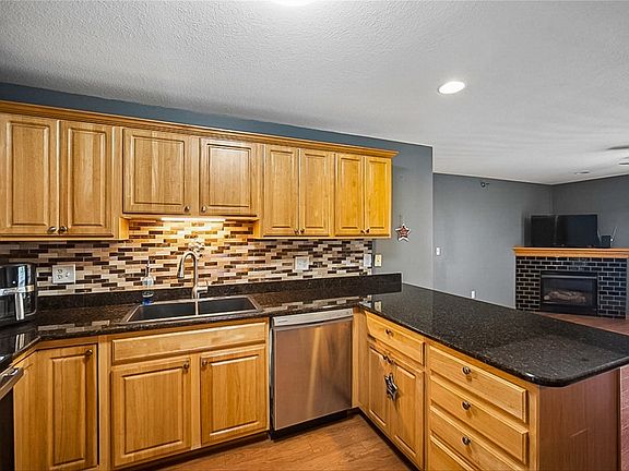 4th image of 5916 Sutton Pl APT 8