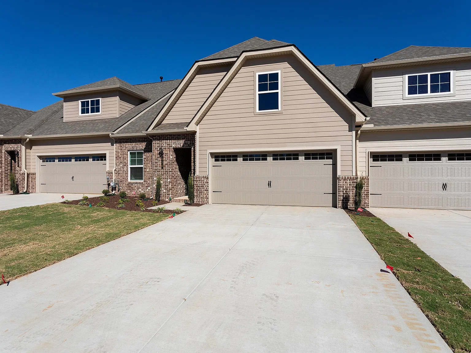 2 bed, 1587 sqft, $2,200 — Photo 3