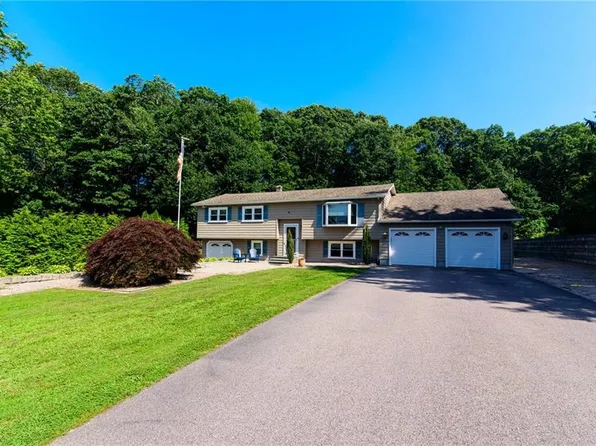 39 Robin Hollow Ln, Westerly, RI 02891