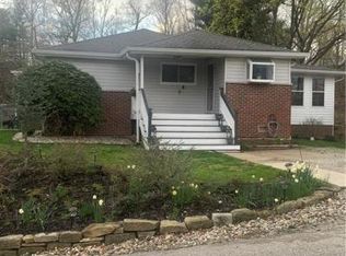 669 Bakers Fork Rd, Charleston, WV 25311