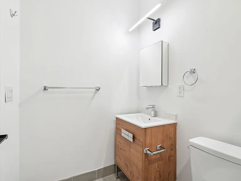Brand New Fishtown Apartments — Photo 41