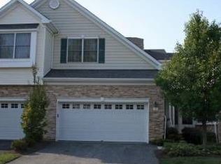 52 Pacio Ct, Roseland, NJ 07068