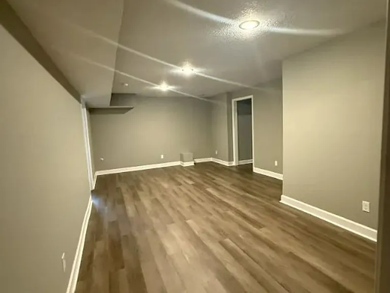 601 S Hillcrest St — Photo 11