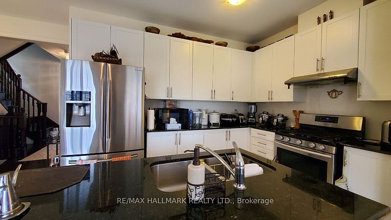 Aurora House for rent - 3 Bedrooms — photo 8