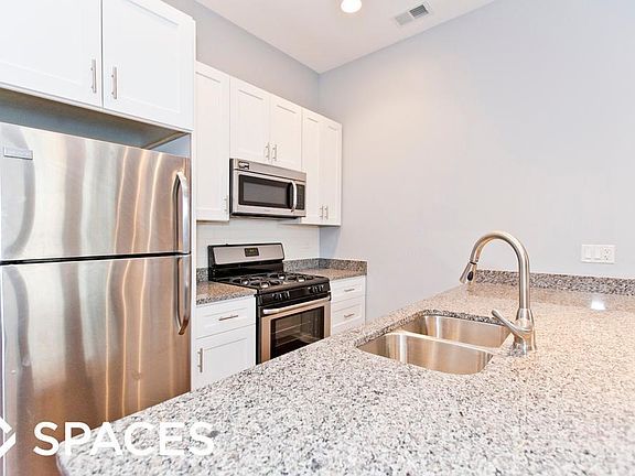 2nd image of 1059 W Grand Ave #2S