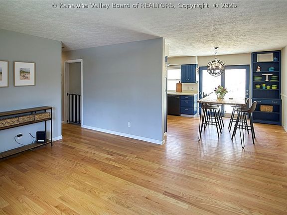 4th image of 841 Daverton Rd