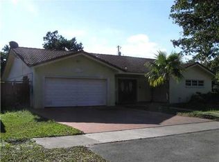 300 Falcon Ave, Miami Springs, FL 33166