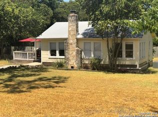 414 Oak Park Dr, Boerne, TX 78006