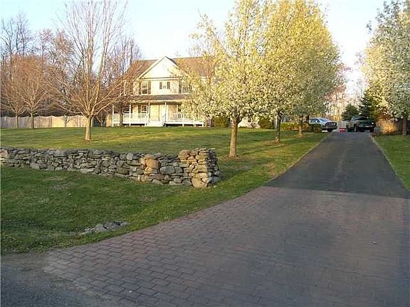 2nd image of 32 Equestrian Dr