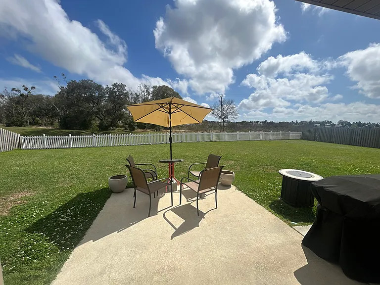 1048 Pheasant Cir — Photo 10