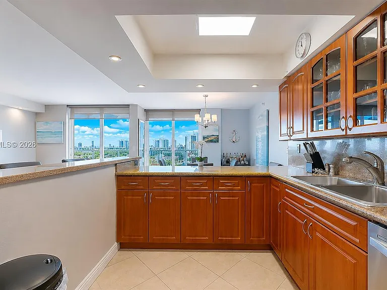 2401 Collins Ave #1709 — Photo 12