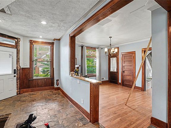 4th image of 300 Duncan Ave