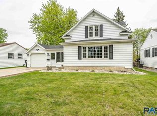 3104 E 15th St, Sioux Falls, SD 57103