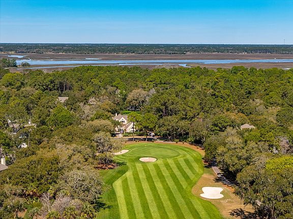 2nd image of 215 Glen Abbey