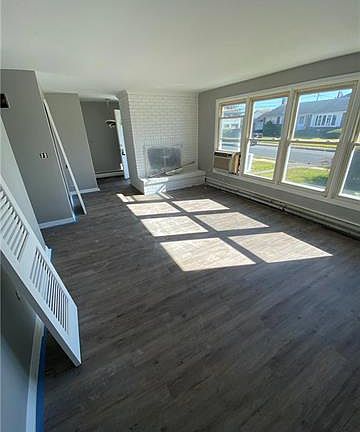 4th image of 1209 E Tremont St