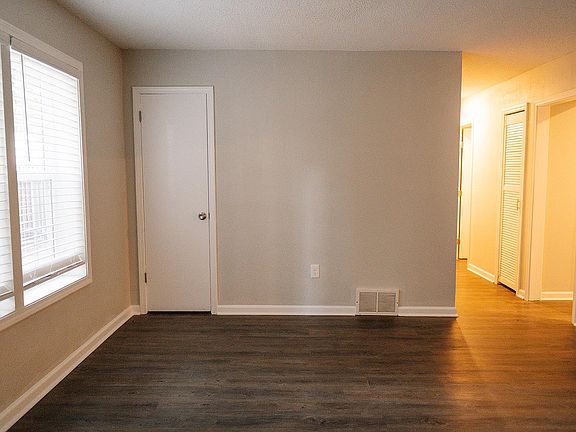 5th image of 216 N Hollywood St #4