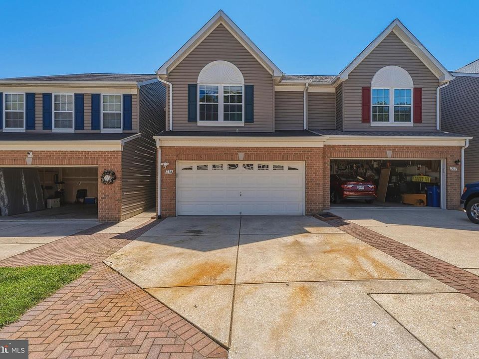 1st image of 214 Merlin Dr