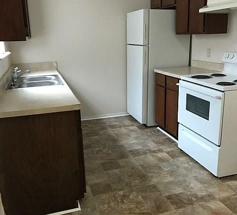 3rd image of 1006 Thannisch Dr APT D