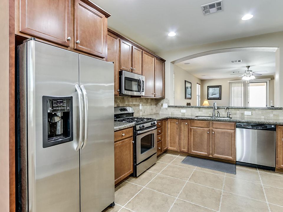 1st image of 3841 S Vineyard Ave
