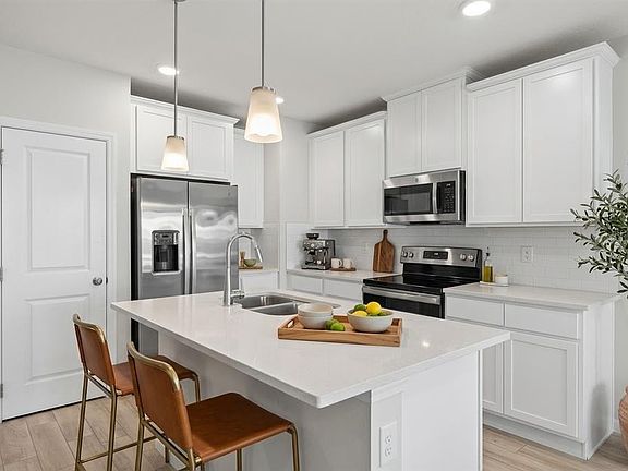 3rd image of 14856 HARVEST STREET