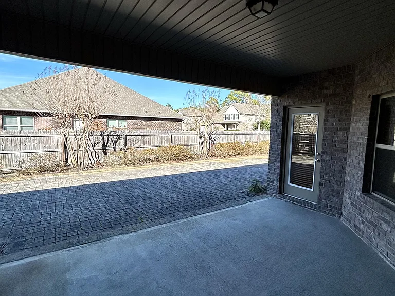 80 S Knightsbridge Ct — Photo 39