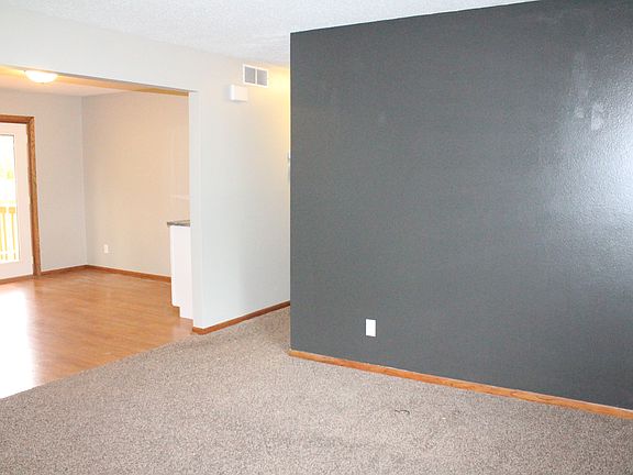 2nd image of 370 Hensonshire Dr