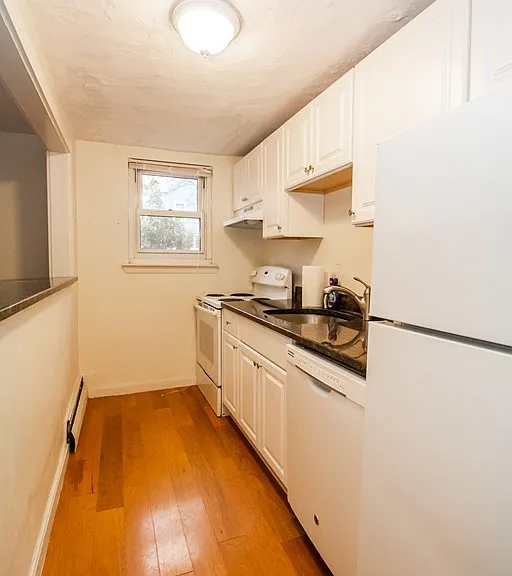 95 Chestnut St #1B — Photo 2