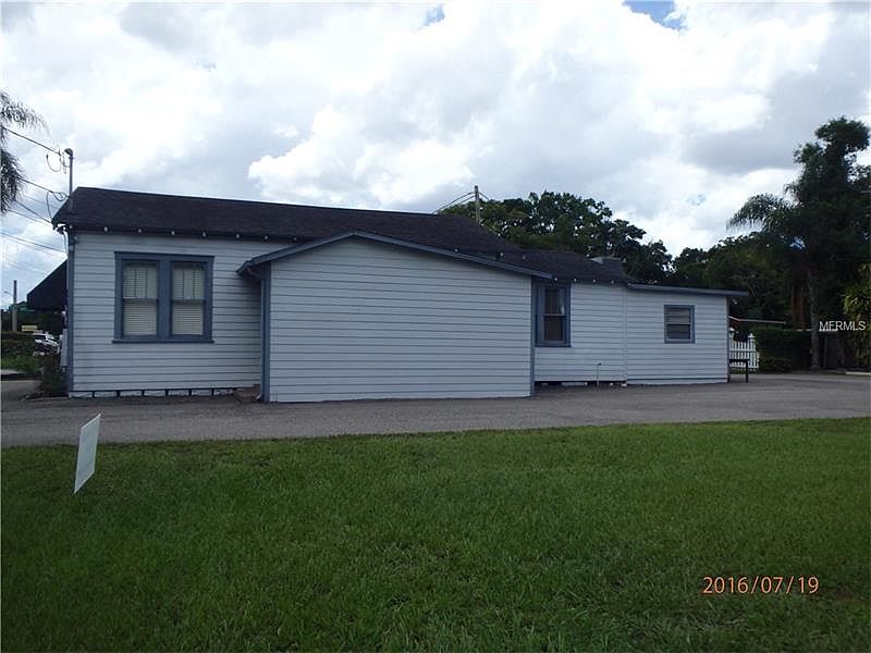 2nd image of 6708 N Himes Ave