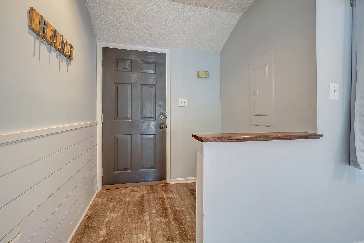 2 bed, 1.5 bath, 1032 sqft, $2,350 — Photo 2