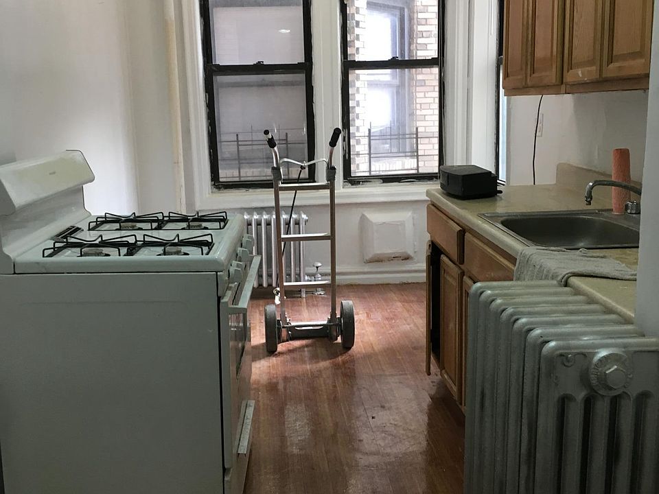 2nd image of 2079 Wallace Ave APT 672