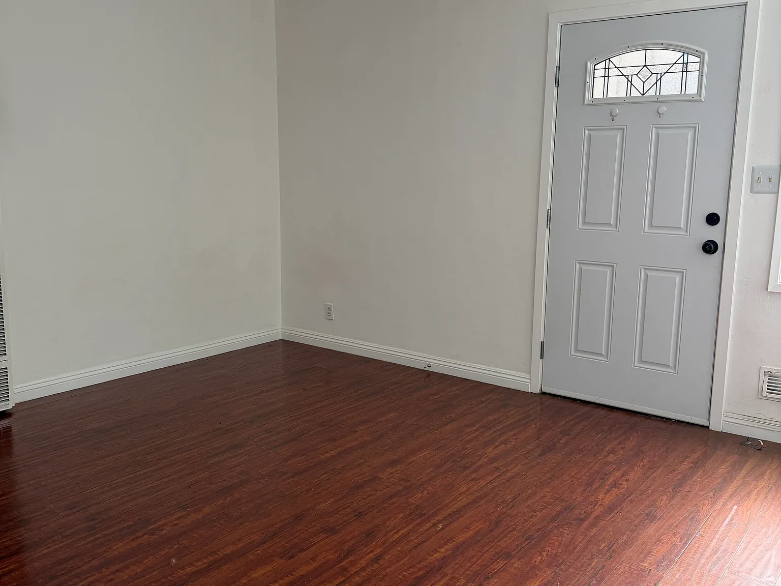 1 bed, 700 sqft, $1,900 — Photo 2