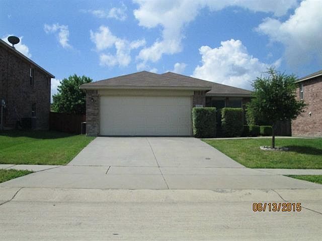 1st image of 2329 Emerald Ln