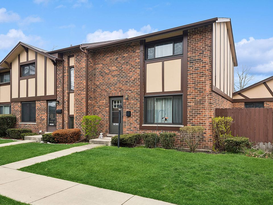 1st image of 18W184 Knollwood Ln