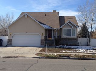 11174 S Hawkwood Dr, Sandy, UT 84094
