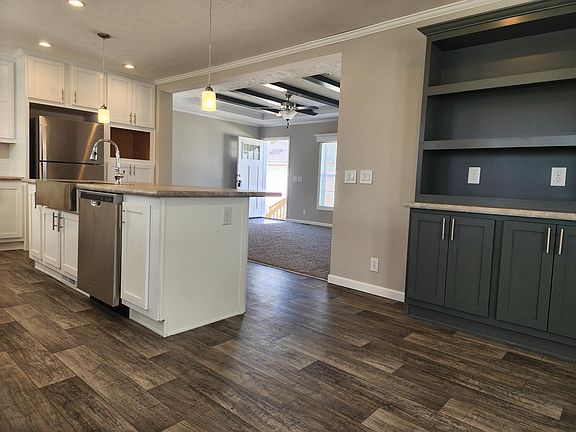 3rd image of 1140 Maple Leaf Ct Site # 17