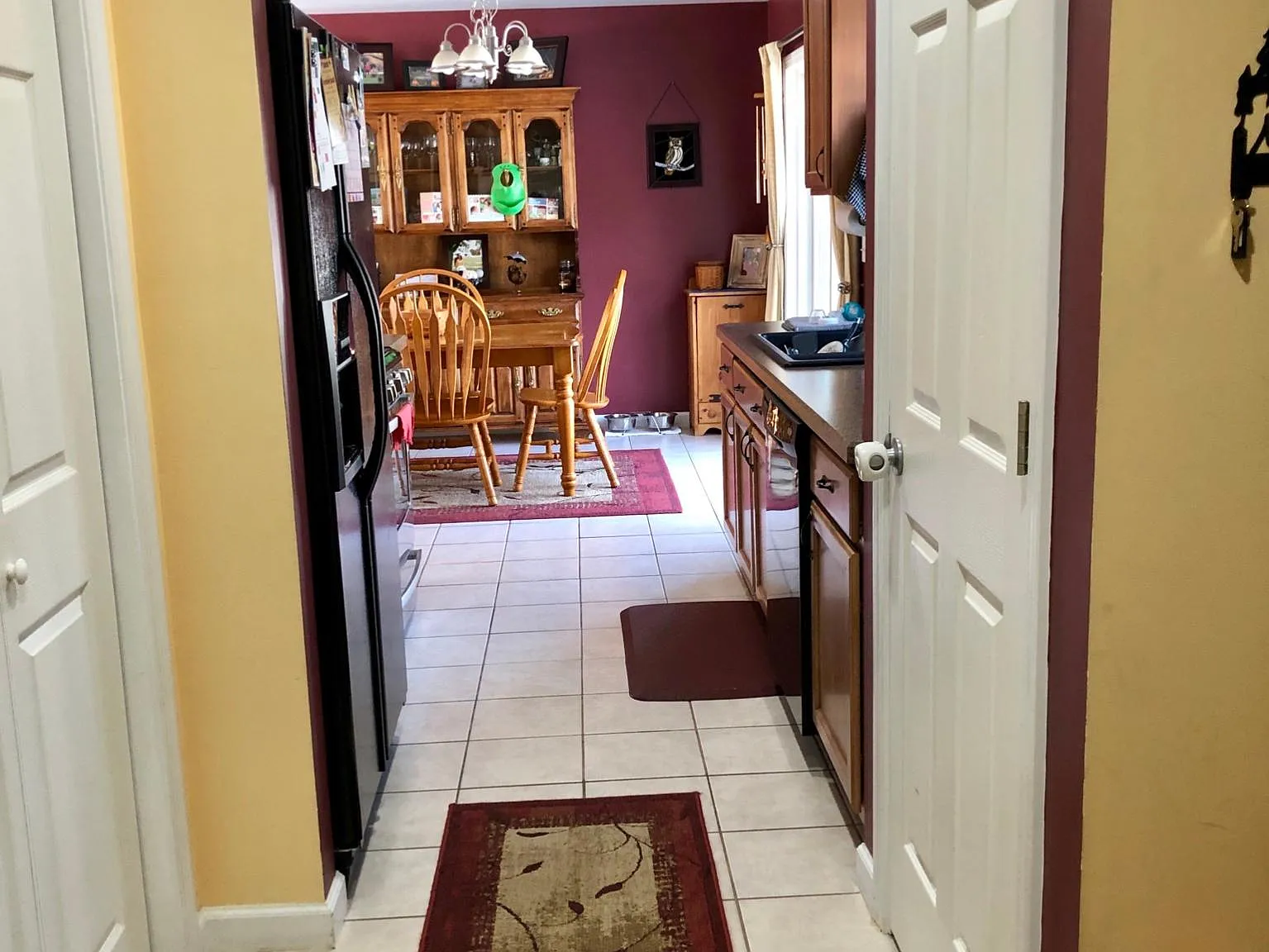 3 bed, 1850 sqft, $2,500 — Photo 3