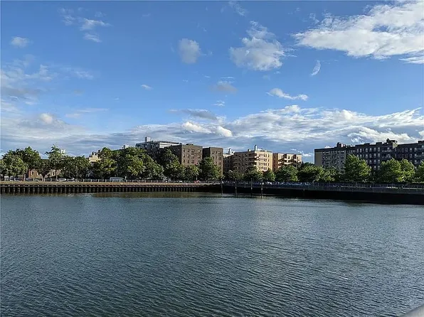 1625 Emmons Avenue image 5 of 25