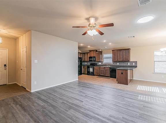 4th image of 3019 Highgate Dr